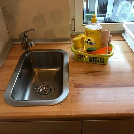 Christinas Dachstuebchen Apartment Ideal Fuer 1 Monteur Zentral In Thiede アパート ザルツギッター