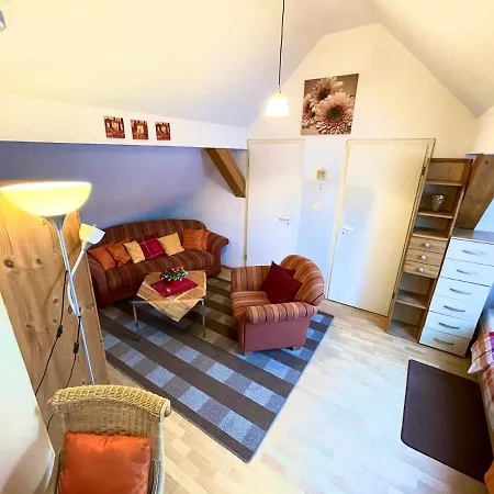 Christinas Dachstuebchen Apartment Ideal Fuer 1 Monteur Zentral In Thiede 萨尔茨吉特